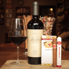 Combo #69 - Romeo y Julieta Petaca x 5 romeo Nº2 con Vino Malma Merlot