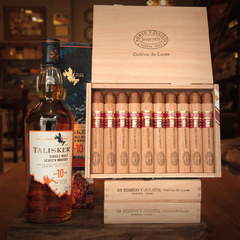 Combo #62 - Romeo y Julieta Cedros de Luxe Exclusivos LCDH con Whisky Talisker Ten Single Malt