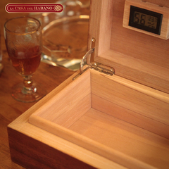 HUMIDOR CEDRO TAPA CIEGA LCDH en internet