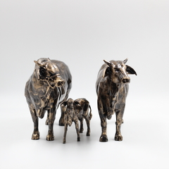 Boi, Vaca e Bezerro Sindi Escultura na internet