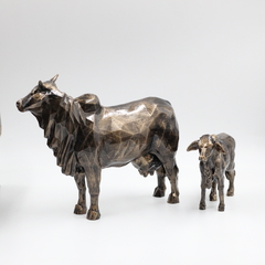 Vaca e Bezerro Sindi Escultura na internet