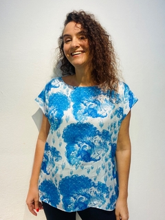 Image of Camiseta Kaftan Cetim Leopardo Azul