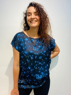 Camiseta Kaftan Cetim Zodiac Shine - ALESSA
