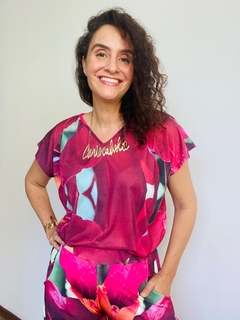 Camiseta Cropped V Jersey Orquídea Vermelho - loja online