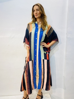 Vestido Maxi Longo Bolso Botão Crepe Klee Listras - comprar online