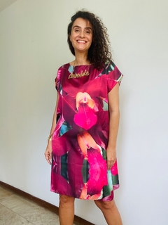 Vestido Kaftan Cetim Orquídea Vermelho on internet