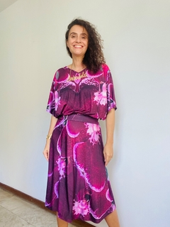 Vestido Morcego Evasê Curto Orquídea Vinho - comprar online