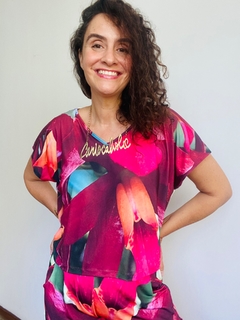 Image of Camiseta Kaftan V Jersey Orquídea Vermelho