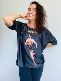 Camiseta Morcego Cetim Mulher Maravilha Preto - comprar online