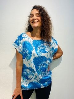 Camiseta Kaftan Cetim Leopardo Azul - ALESSA