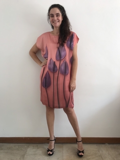 Vestido Curto Kaftan Cetim Antúrio Rosa