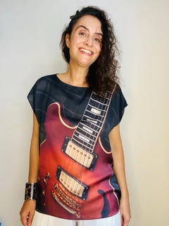 Camiseta Kaftan Cetim Guitarra - comprar online
