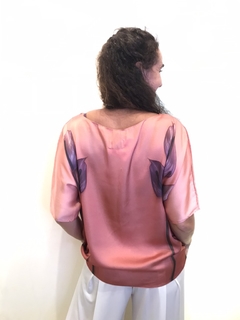 Camiseta Morcego Cetim Antúrio Rosa - comprar online
