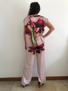 Camiseta Kaftan Cetim Calla Vermelha