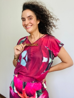 Camiseta Kaftan V Jersey Orquídea Vermelho - comprar online