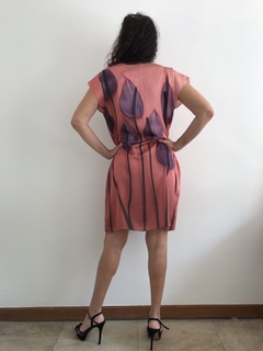 Vestido Curto Kaftan Cetim Antúrio Rosa - ALESSA