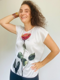 Camiseta Kaftan Cetim Rosa Branca - ALESSA
