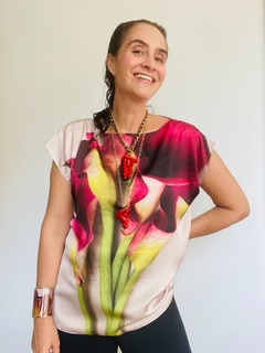 Camiseta Kaftan Cetim Calla Vermelha - loja online