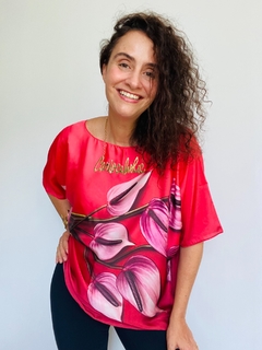 Camiseta Morcego Cetim Antúrio Vermelho - buy online