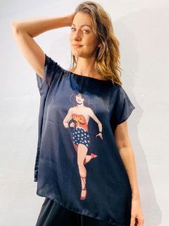 Camiseta Kaftan Cetim Mulher Maravilha Preto - online store