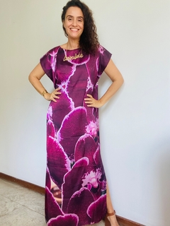 Vestido Kaftan Longo Cetim Orquídea Vinho on internet