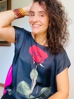 Camiseta Kaftan Cetim Rosa Única Preta on internet