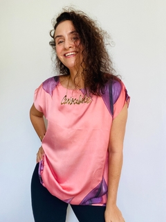 Camiseta Kaftan Cetim Antúrio Rosa