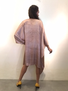 Vestido Máxi Curto Cetim Mulher Maravilha Nude - comprar online