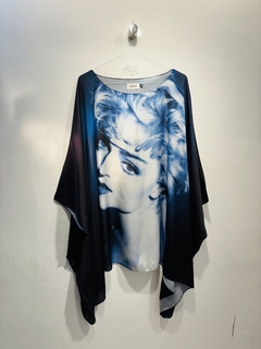 Camiseta Maxi Cetim Madonna Azul