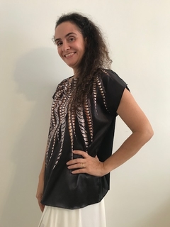 Camiseta Kaftan Cetim Faisão Preto - comprar online