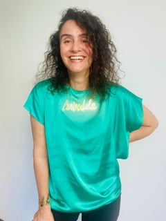 Camiseta Kaftan Cetim Verde Lisos - ALESSA