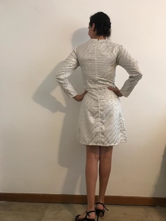 Vestido Manga Longa Jacquard Branco na internet