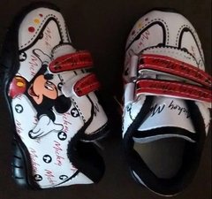 Zapatillas con personaje Mickey suela caminante - comprar online