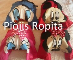 Bermudas minnie, mickey, daisy, donald con aplique bordado en la cola