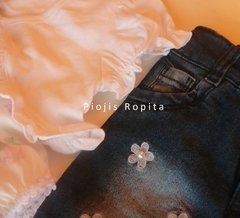 Set de jean con flores bordadas y perlas remera con broderie y torerita importada - tienda online