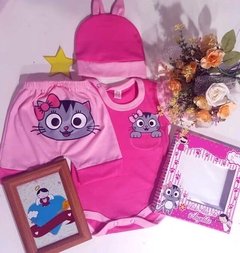 Set Conjunto ajuar de gatita regalo de nacimiento body babucha y gorro con orejas fuscia