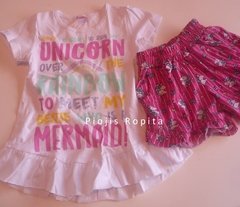 Set conjunto Remera de letras unicornio con volados y short con unicornios