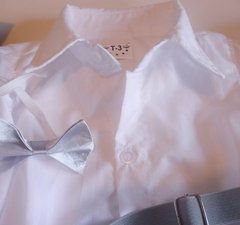 Set conjunto traje bautismo body camisa blanco pantalon moño y tiradores celestes - comprar online