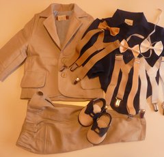 Set conjunto traje bautismo body camisa azul marino pantalon blazer saco beige zapatos moño y tiradores