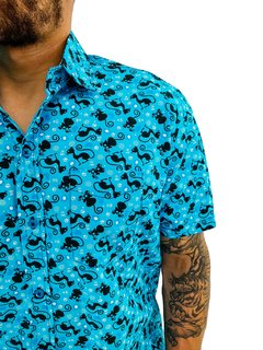 camisa estampada gatos