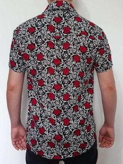 camisa preta floral masculina