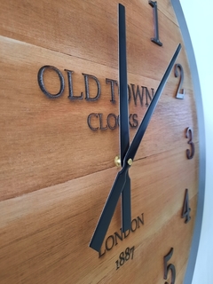 Reloj 60 cm madera envejecida y chapa en internet