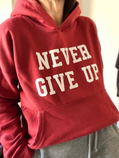 Hoodie Never give up en internet