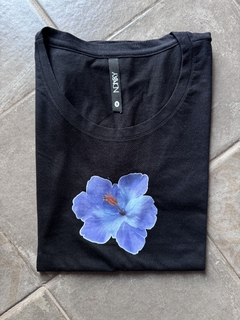 Remera Una Flor DTF - comprar online