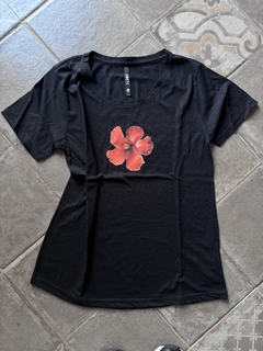 Remera Una Flor DTF - tienda online