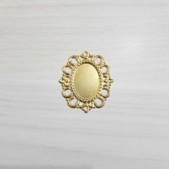 Tag Oval 4,4cm x 3,8cm Dourada