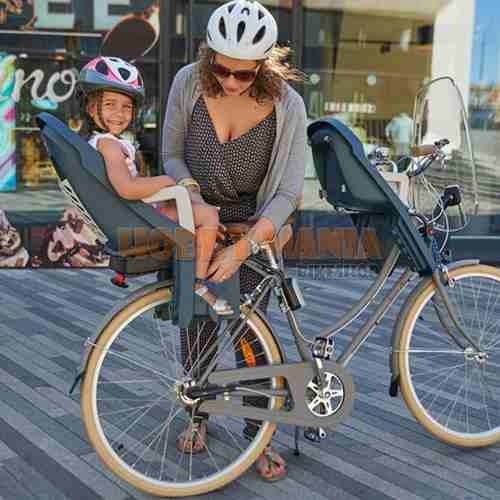 Sillitas de bici para niños: ¿niño delante o niño detrás?