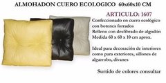Almohadon Cuero Ecologico 60x60x10 Con Botones(ART1607) - comprar online