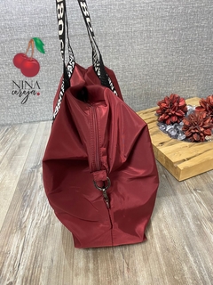 Bolsa Nylon Grande Escrita - NinaCereja