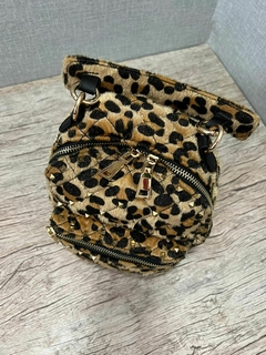 Bolsa e Mochila Mini Onça na internet